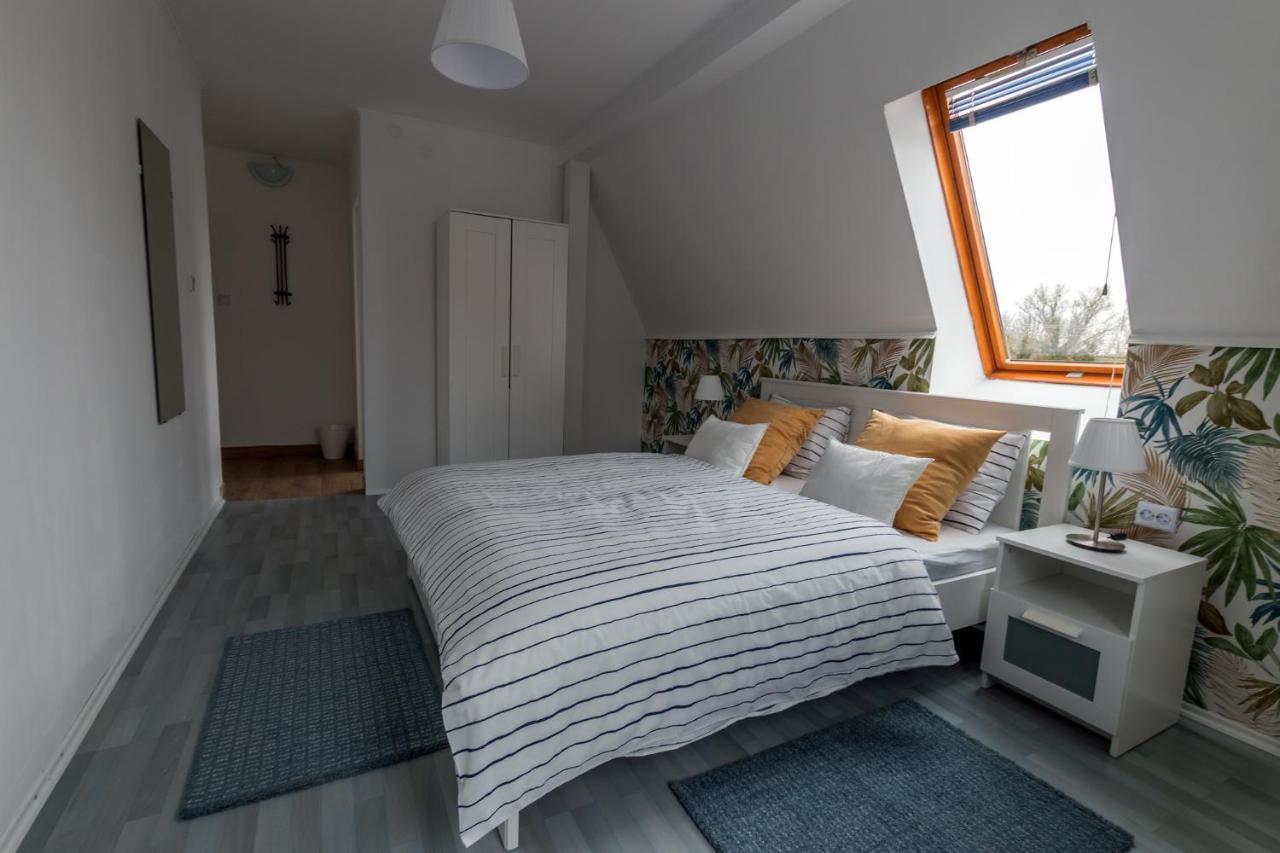 Hotel Ketpava Vendeghaz Igal Exteriér fotografie