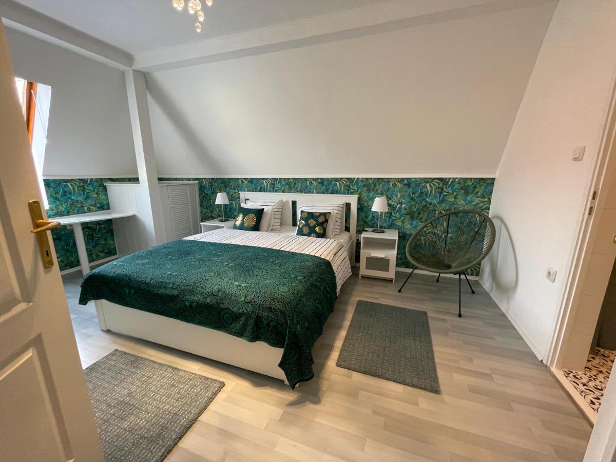 Hotel Ketpava Vendeghaz Igal Exteriér fotografie