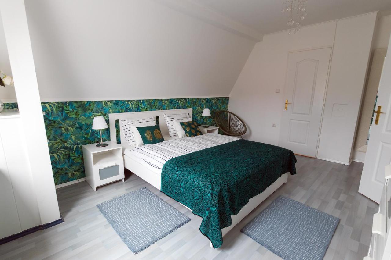 Hotel Ketpava Vendeghaz Igal Exteriér fotografie