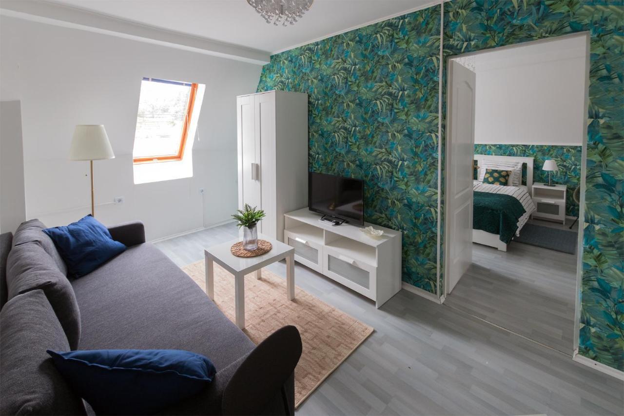 Hotel Ketpava Vendeghaz Igal Exteriér fotografie